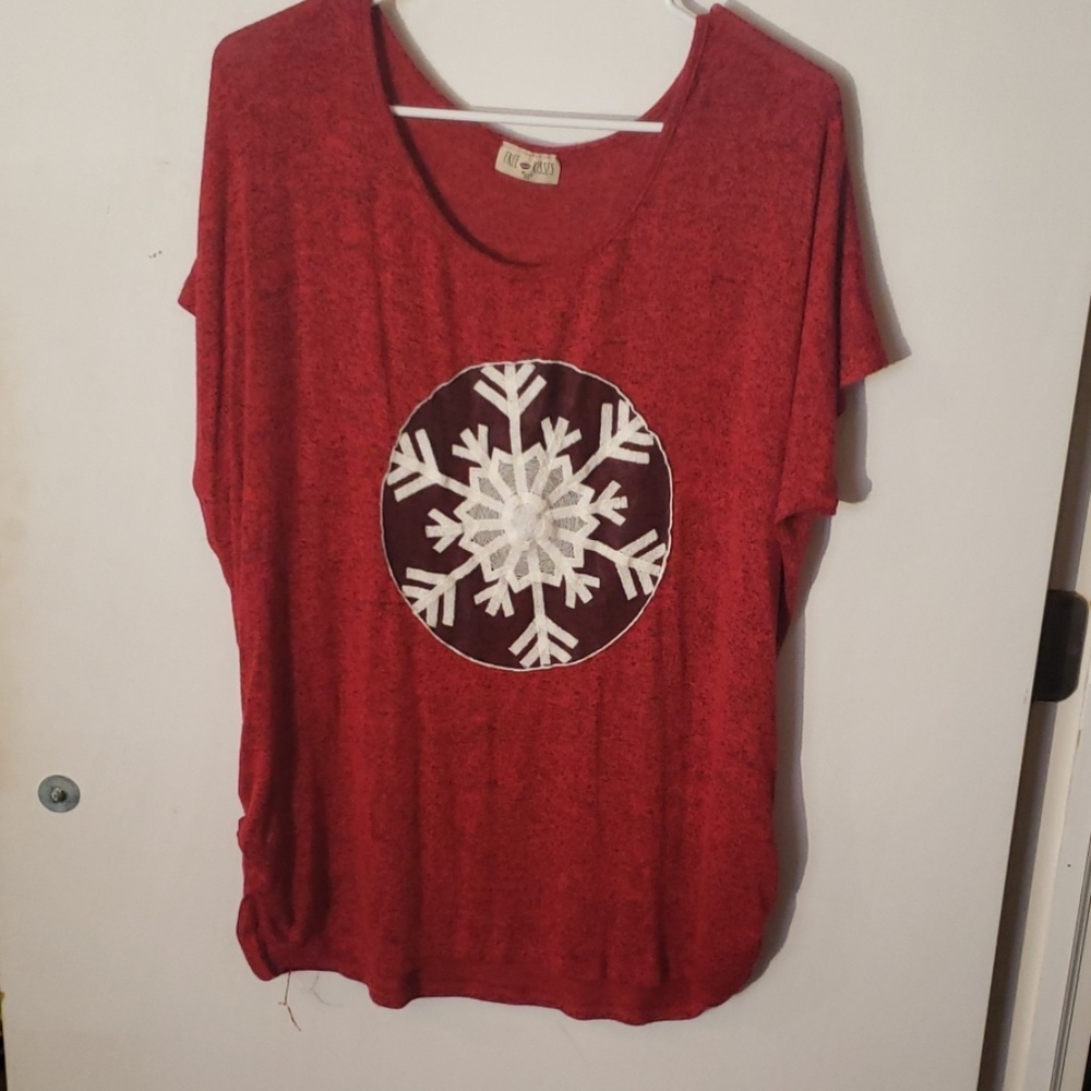 Red snowflake tshirt